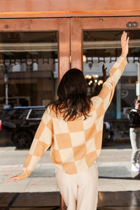 NEUTRAL CHECKERED SWEATER