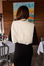Load image into Gallery viewer, REVERSIBLE PUFFER VEST
